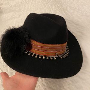 Zara hat